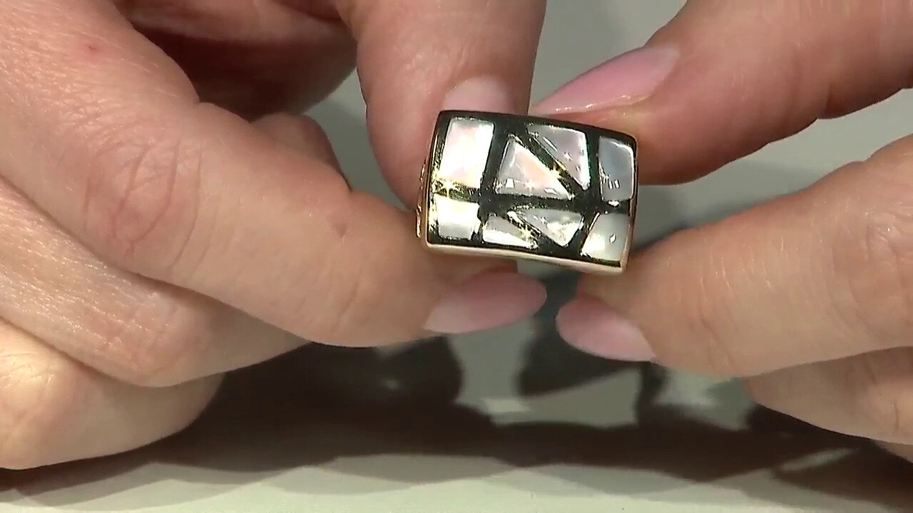 Video 9K Mother of Pearl Gold Ring (Ornaments by de Melo)