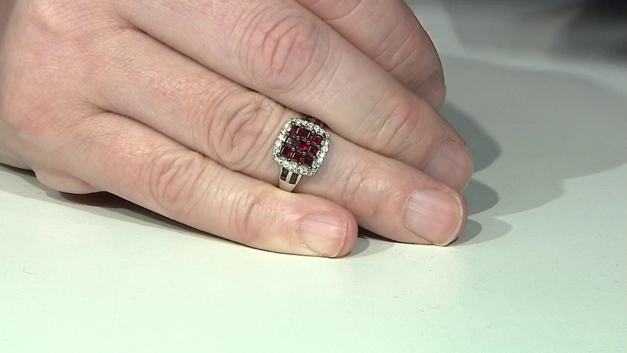 Video Red Garnet Silver Ring