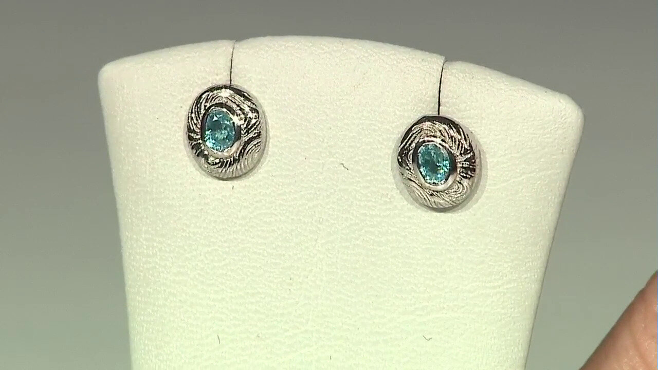 Video Ratanakiri Zircon Silver Earrings (SAELOCANA)