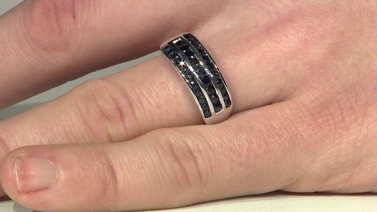 Video Zilveren ring met Kanchanaburi saffieren