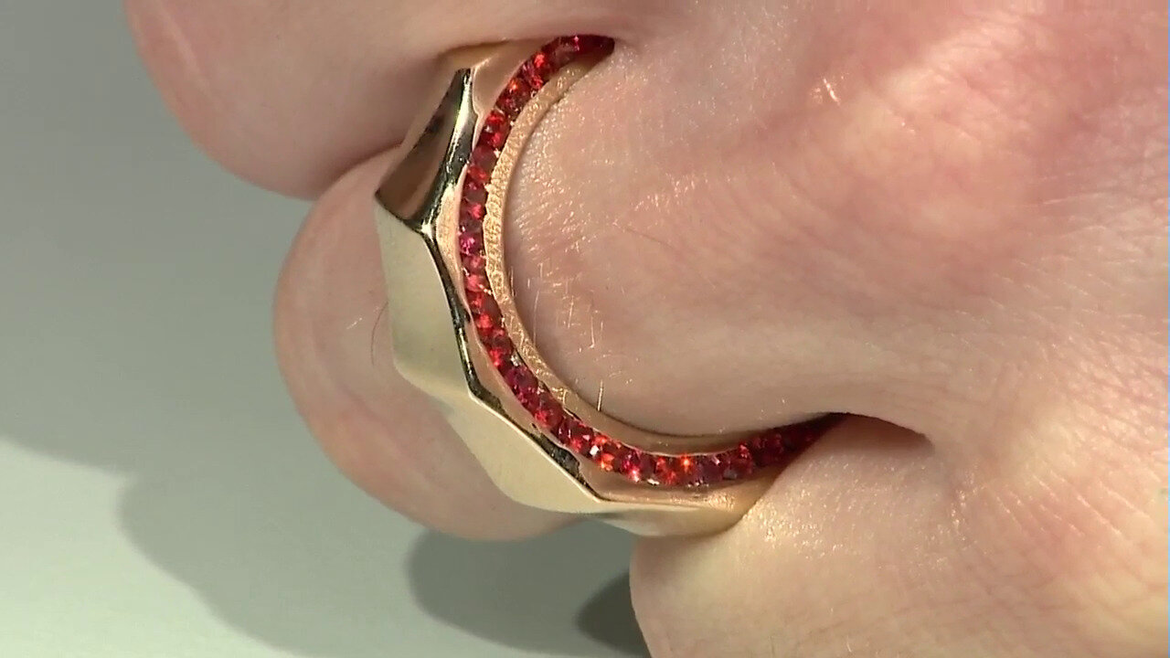 Video 9K Tanzanian Ruby Gold Ring (de Melo)