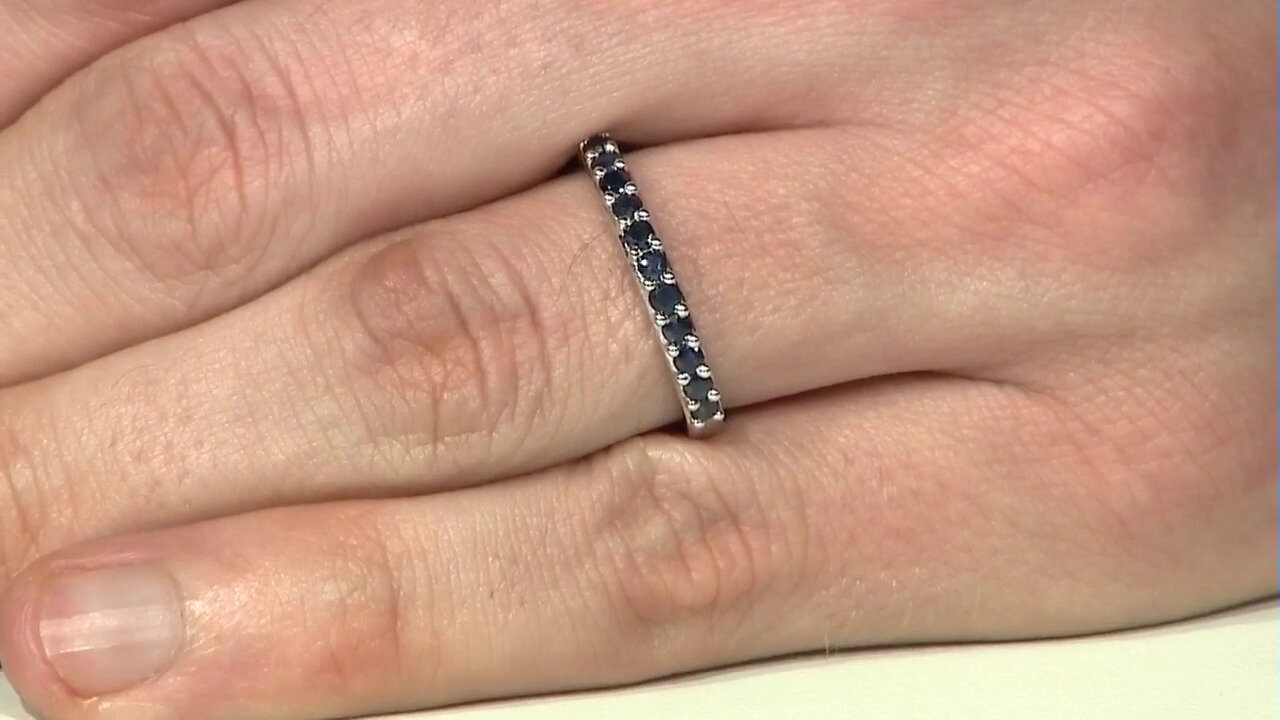 Video Blue Sapphire Silver Ring