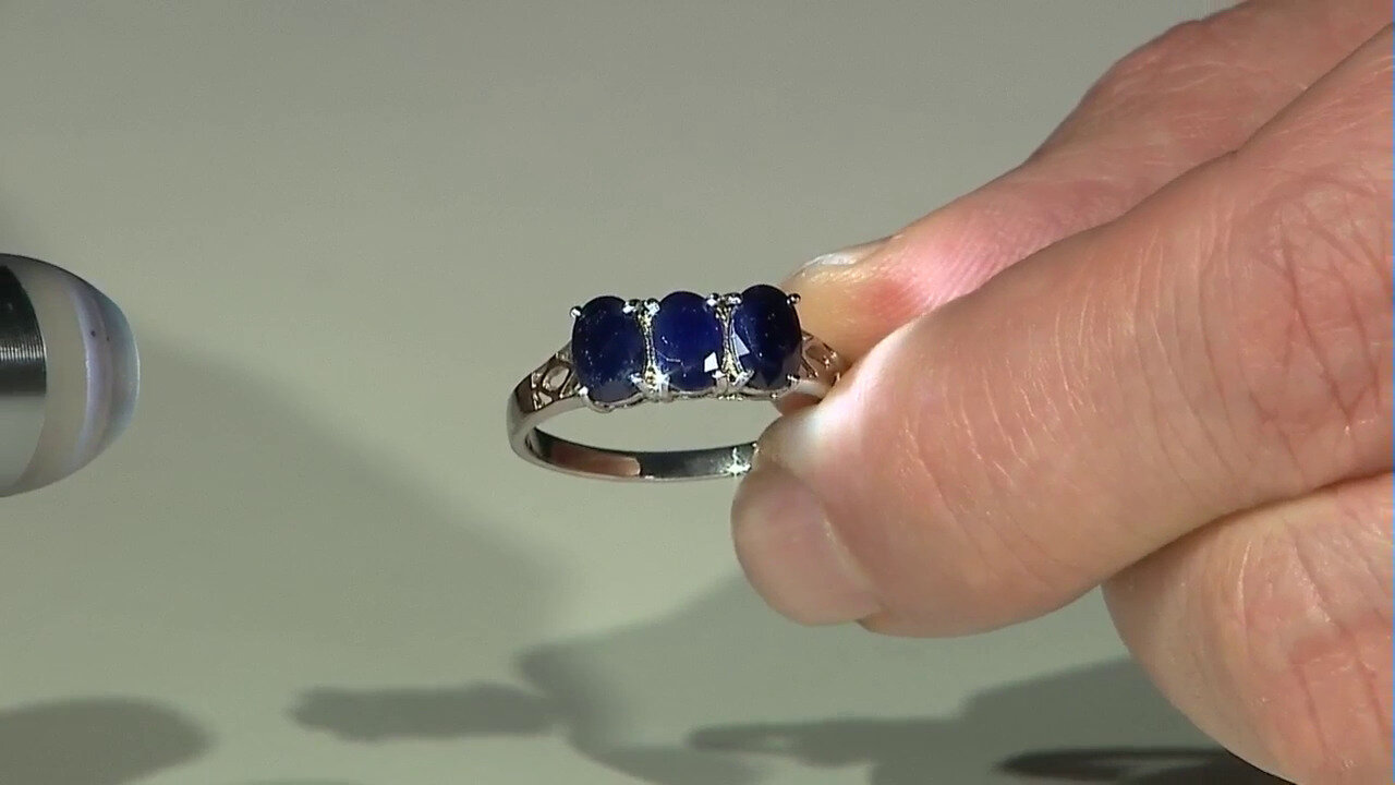 Video Blue Sapphire Silver Ring