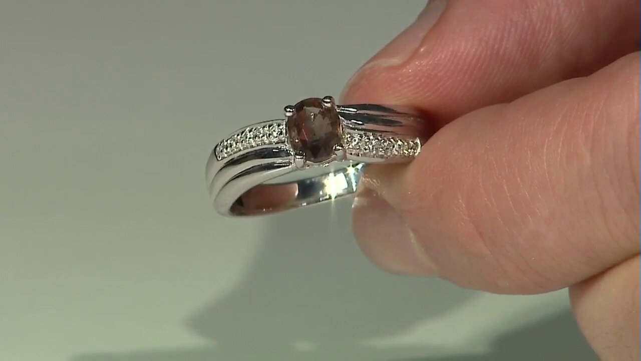 Video Anello in argento con Zaffiro Cangiante (non riscaldato)