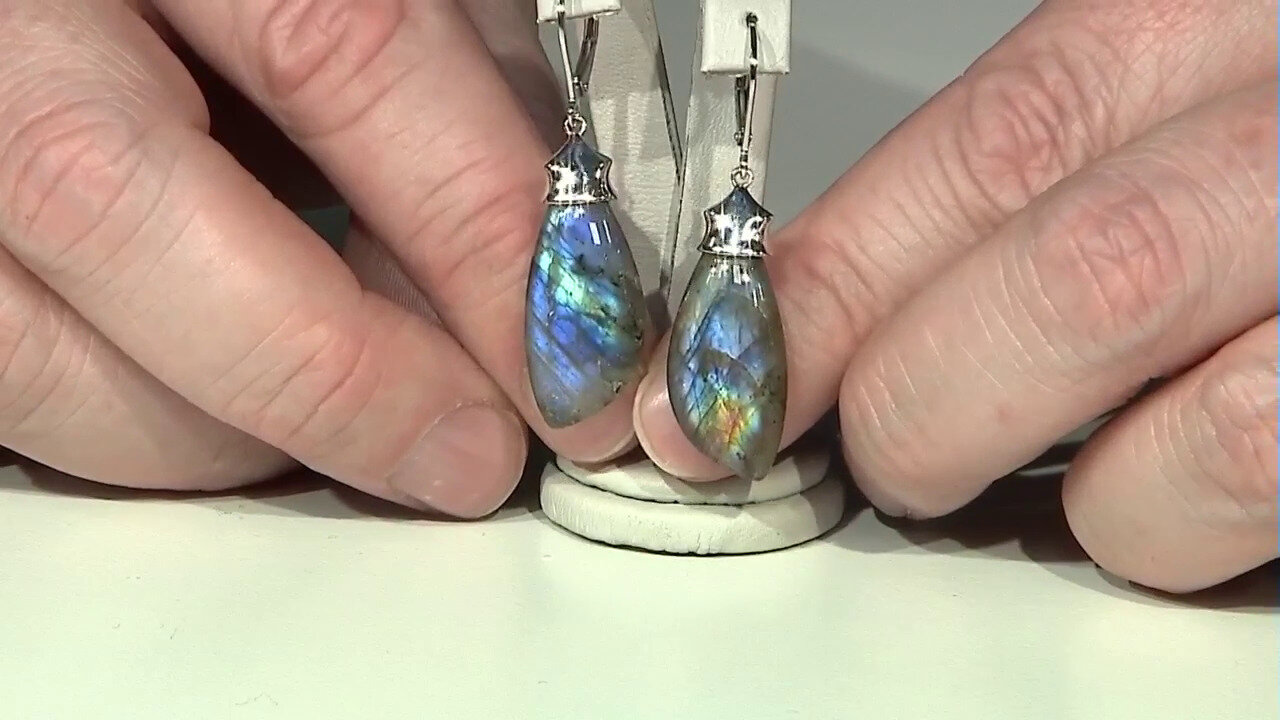 Video Zilveren oorbellen met labradorieten