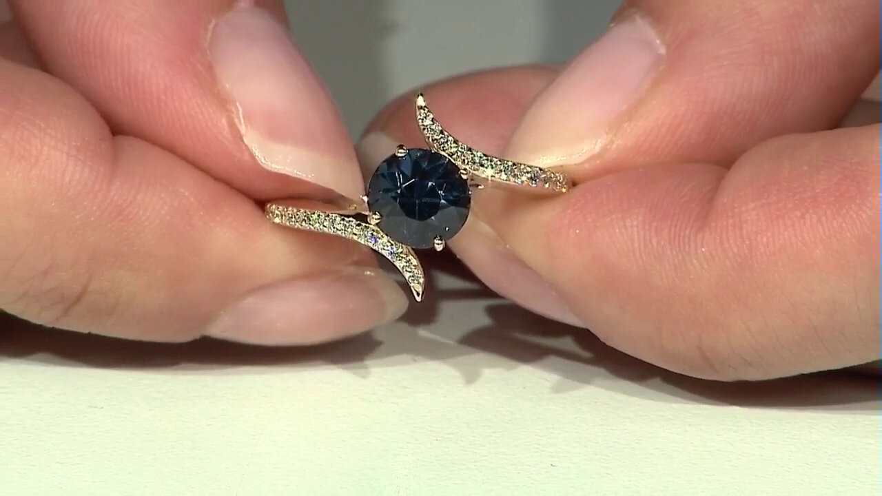 Video Gouden ring met een Cobaltblauwe Luc Yen spinel (AMAYANI)