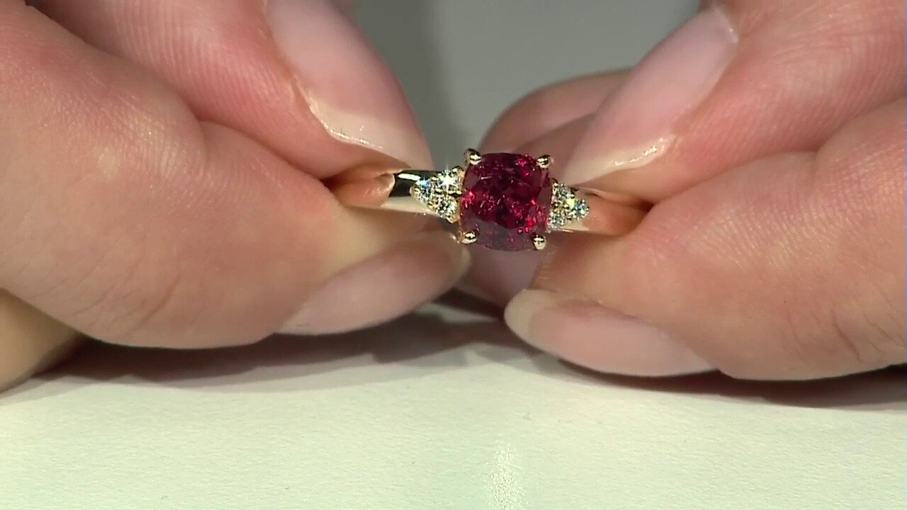 Video 14K Luc Yen Noble Red Spinel Gold Ring (AMAYANI)