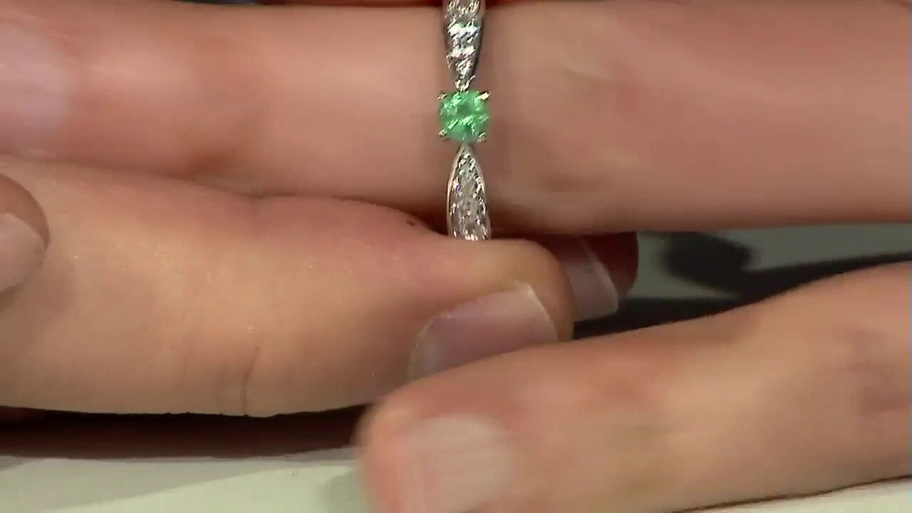 Video Zilveren ring met een Russische smaragd