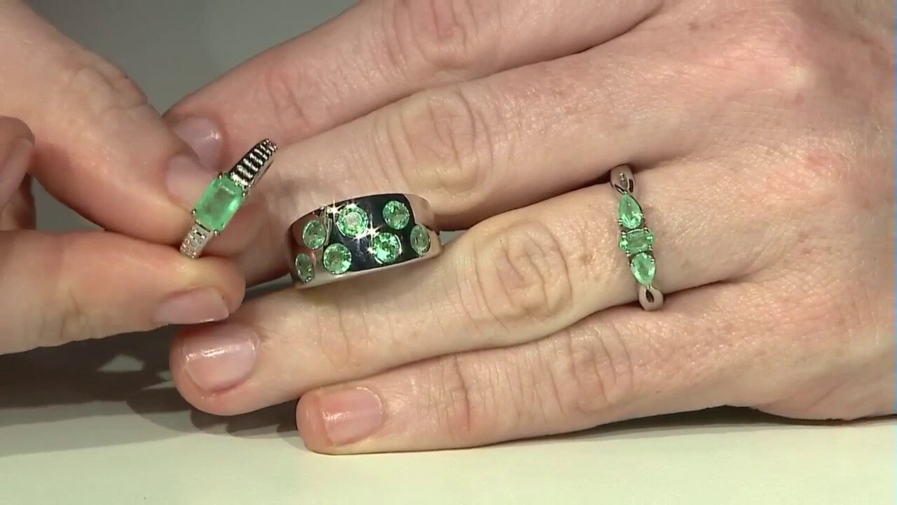 Video Russian Emerald Silver Ring