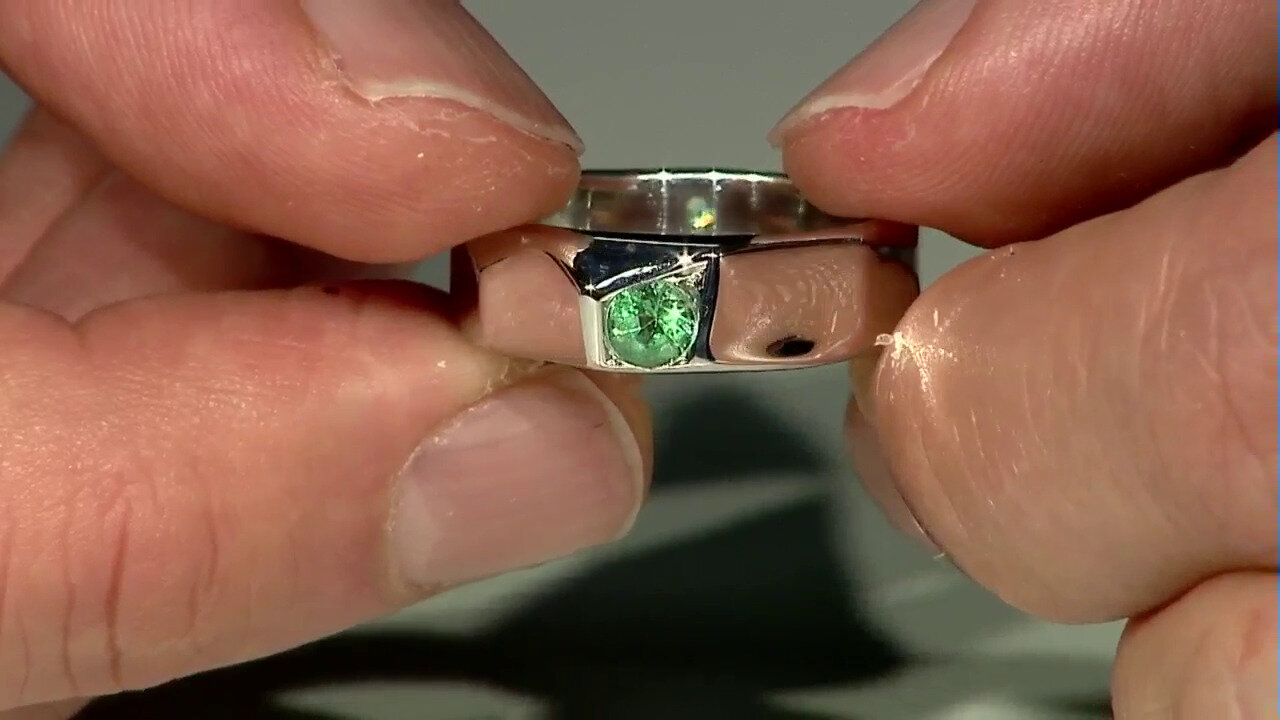 Video Russian Emerald Silver Ring (de Melo)