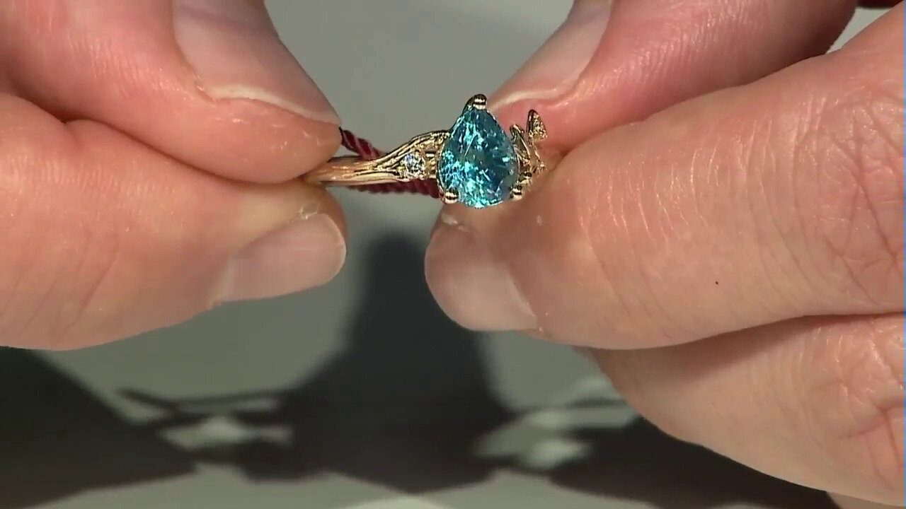 Video Gouden ring met een Ratanakiri zirkoon (Smithsonian)