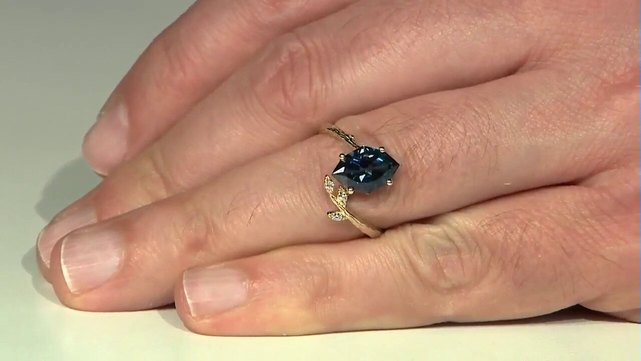 Video 14K London Blue Topaz Gold Ring (Smithsonian)