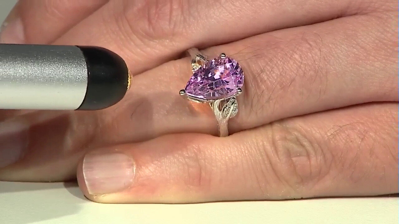 Video 14K Patroke Kunzite Gold Ring (Smithsonian)