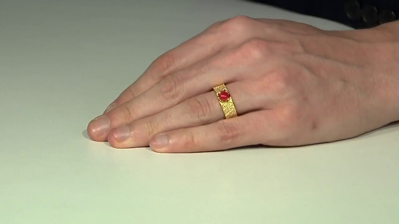 Video Zilveren ring met een Rode Ethiopische Opaal