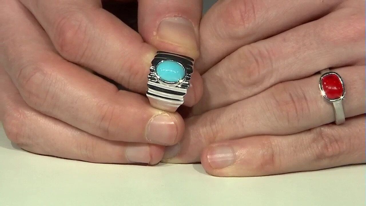 Video Zilveren ring met een Rode Ethiopische Opaal