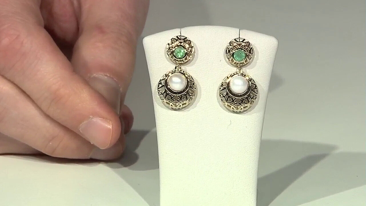 Video 9K White Freshwater Pearl Gold Earrings (Ornaments by de Melo)