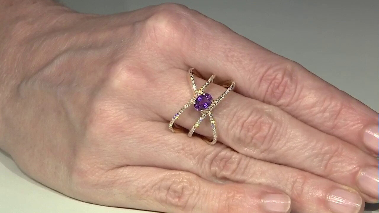Video 14K Unheated Ceylon Purple Sapphire Gold Ring (de Melo)