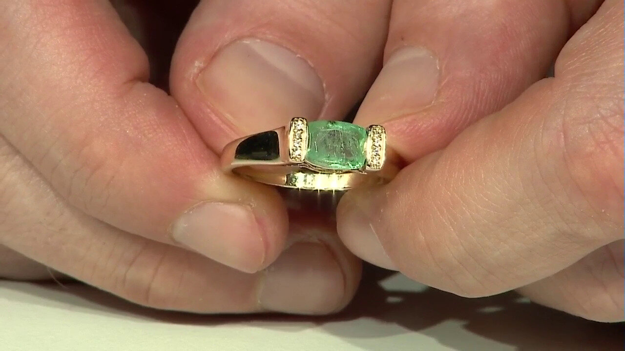 Video Bague en or et Emeraude de Russie (Adela Gold)
