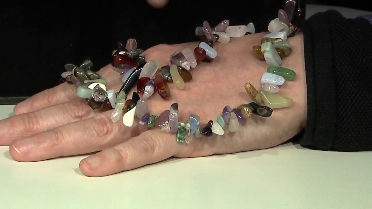 Video Zilveren halsketting met edelstenen