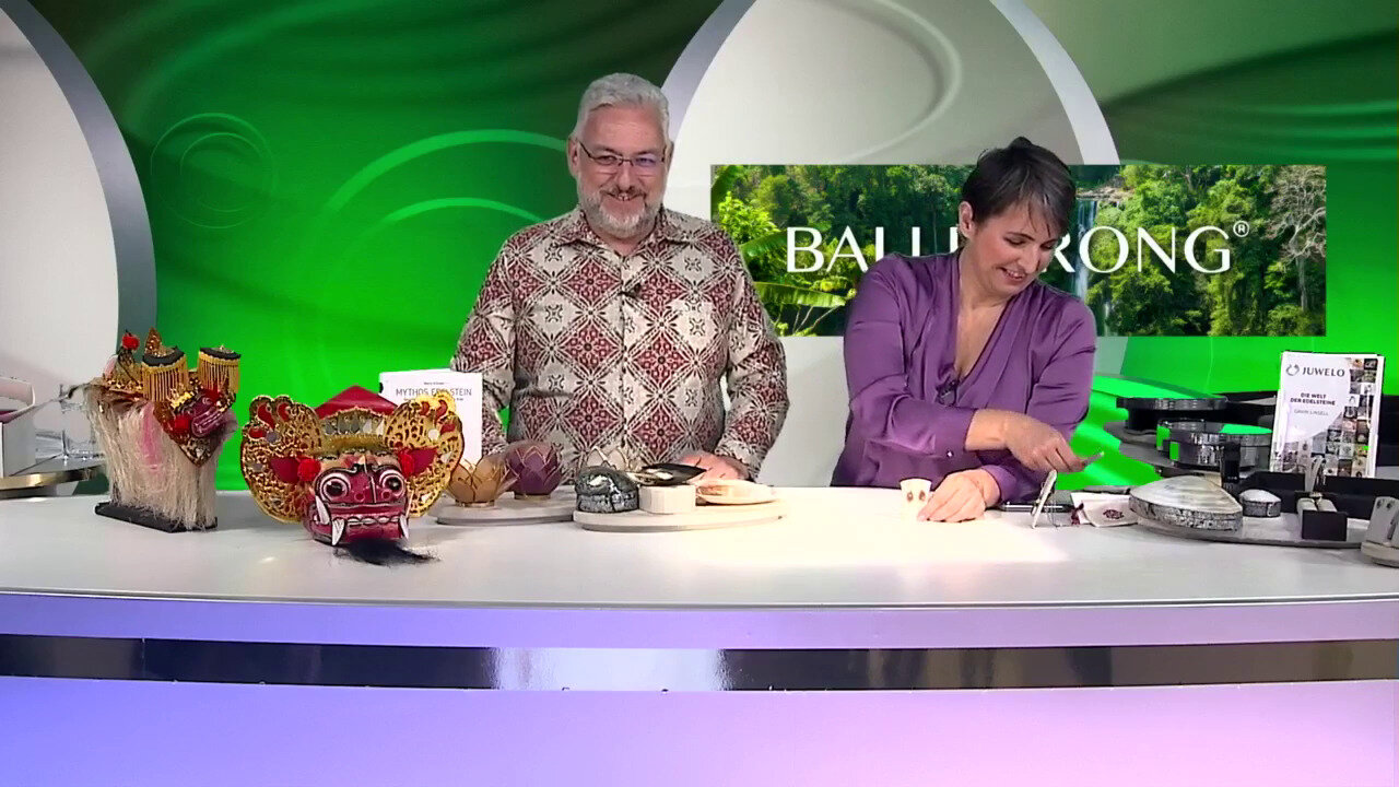 Video Orecchini in argento con Legno di Palma Pietrificato (Bali Barong)