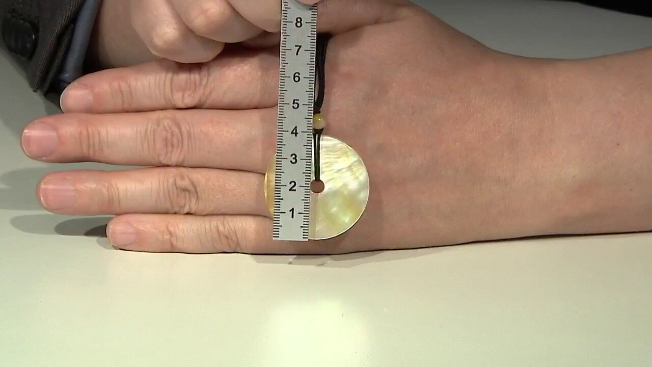 Video Halsketting met een parelmoer