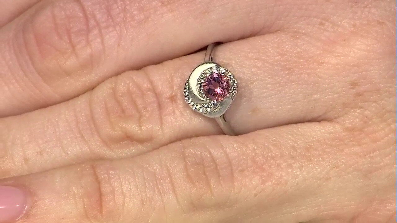 Video Zilveren ring met een Nigeriaanse roze toermalijn