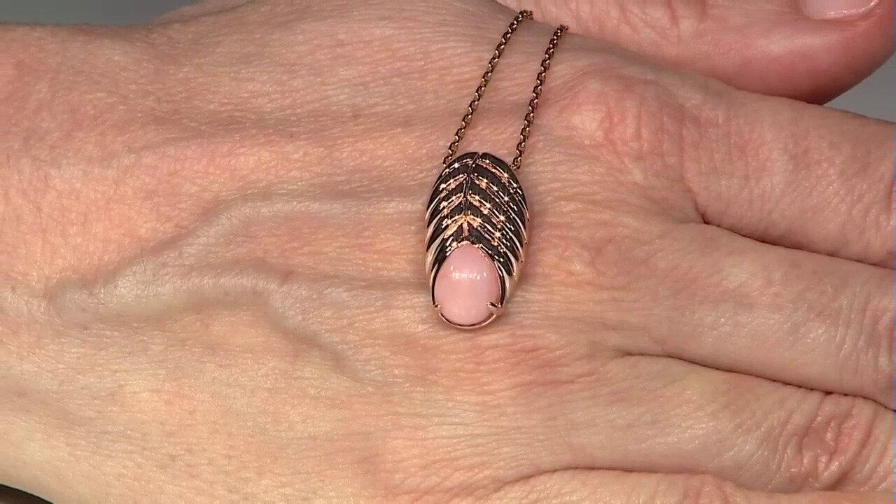 Video Zilveren hanger met een roze opaal (TPC)