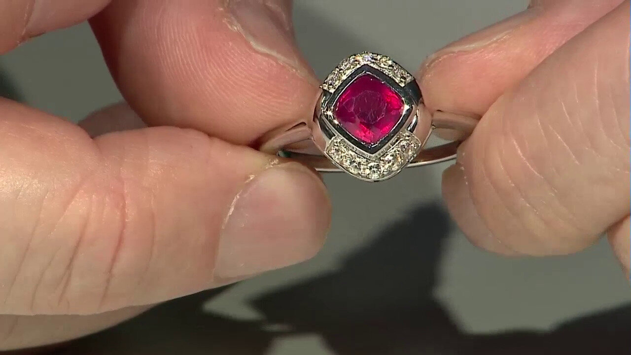 Video Madagascar Ruby Silver Ring