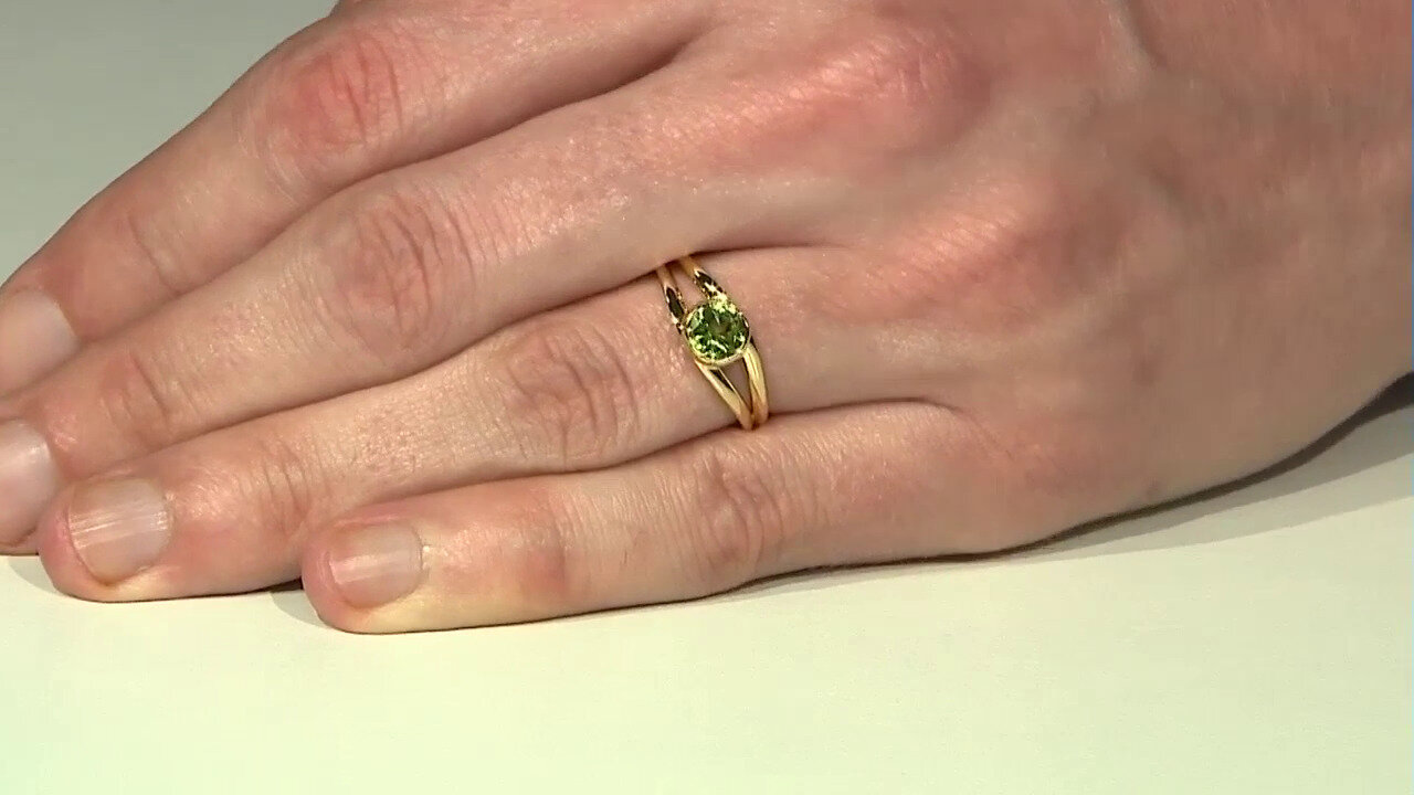 Video Peridot Silver Ring