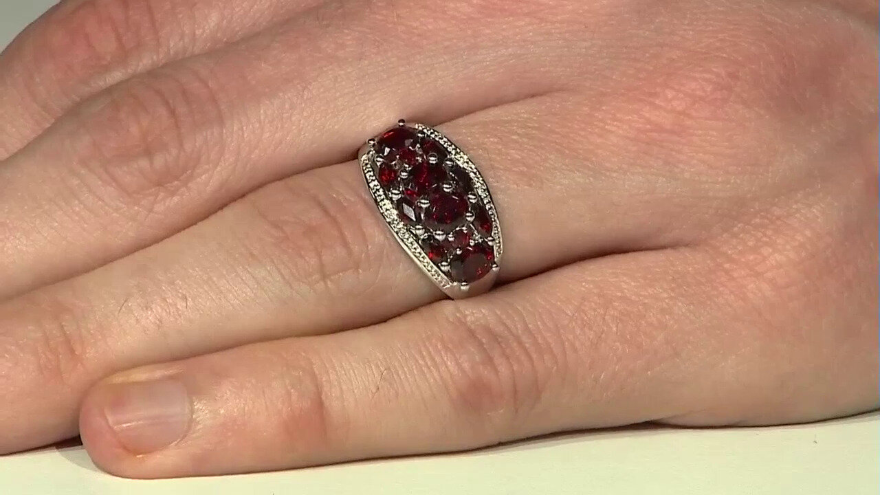 Video Mozambique Garnet Silver Ring