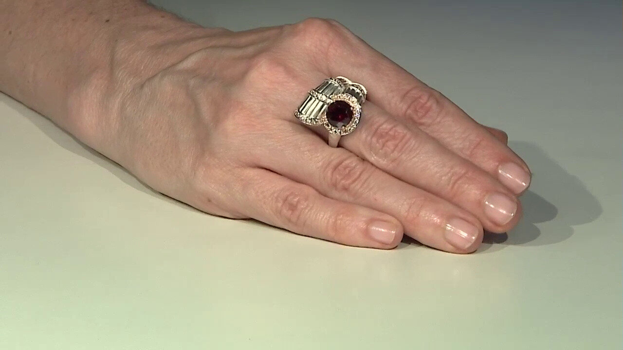 Video Zilveren ring met een rhodliet (Dallas Prince Designs)