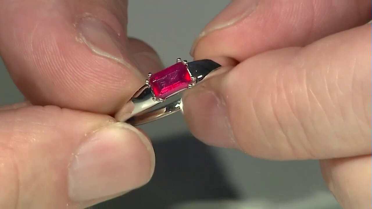 Video Madagascar Ruby Silver Ring