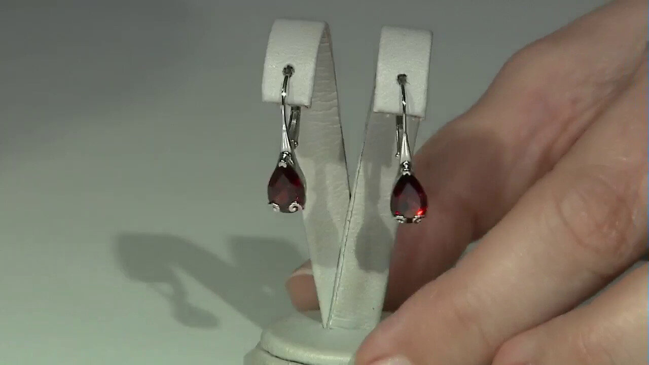 Video Zilveren oorbellen met Indische Granaten