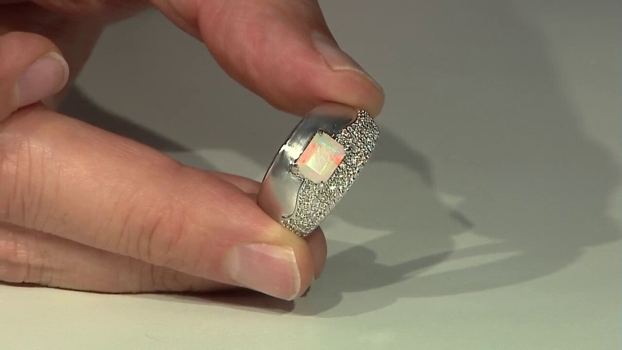 Video Zilveren ring met een Welo-opaal (de Melo)