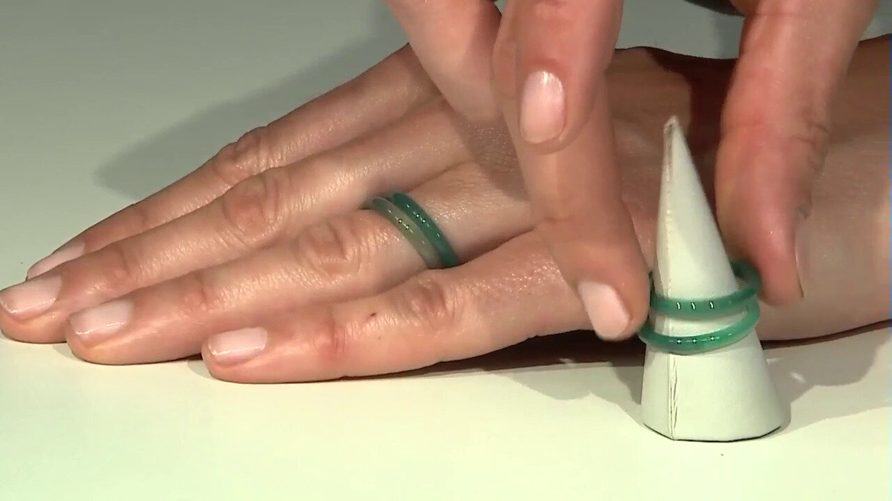 Video Ring met een groene agaat