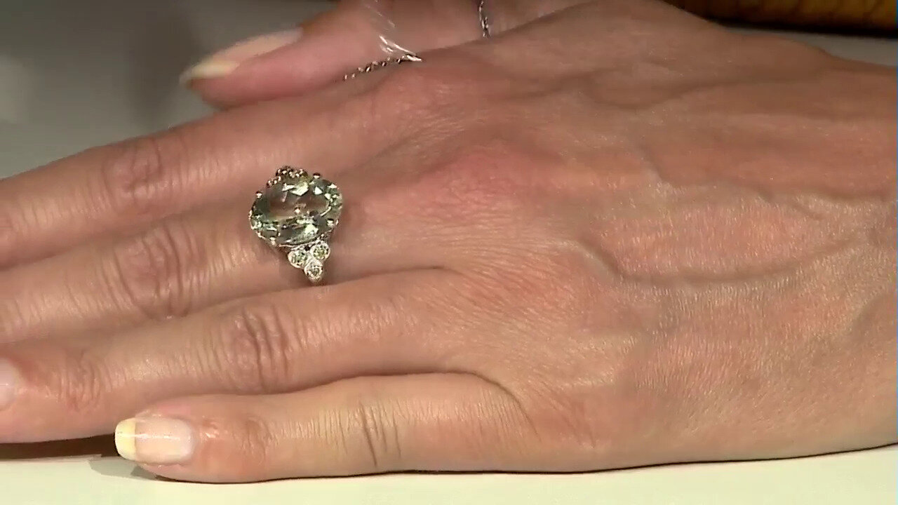 Video Zilveren ring met een groene amethist