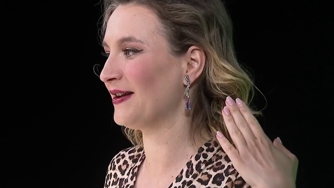 Video Rose de France Amethyst Silver Earrings
