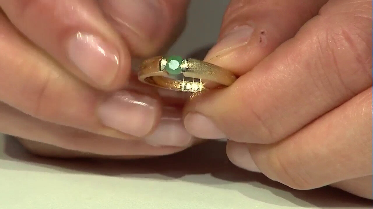 Video Zilveren ring met een Socoto smaragd