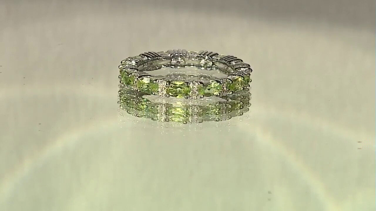 Video Bague en argent et Péridot de Birmanie