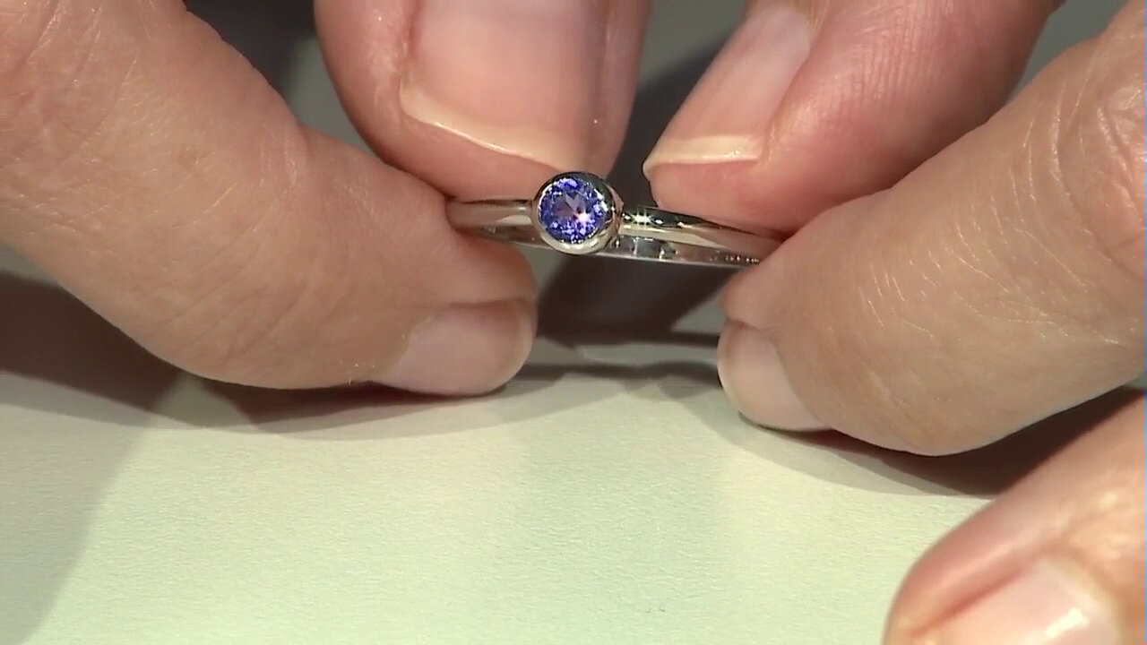 Video Zilveren ring met een tanzaniet
