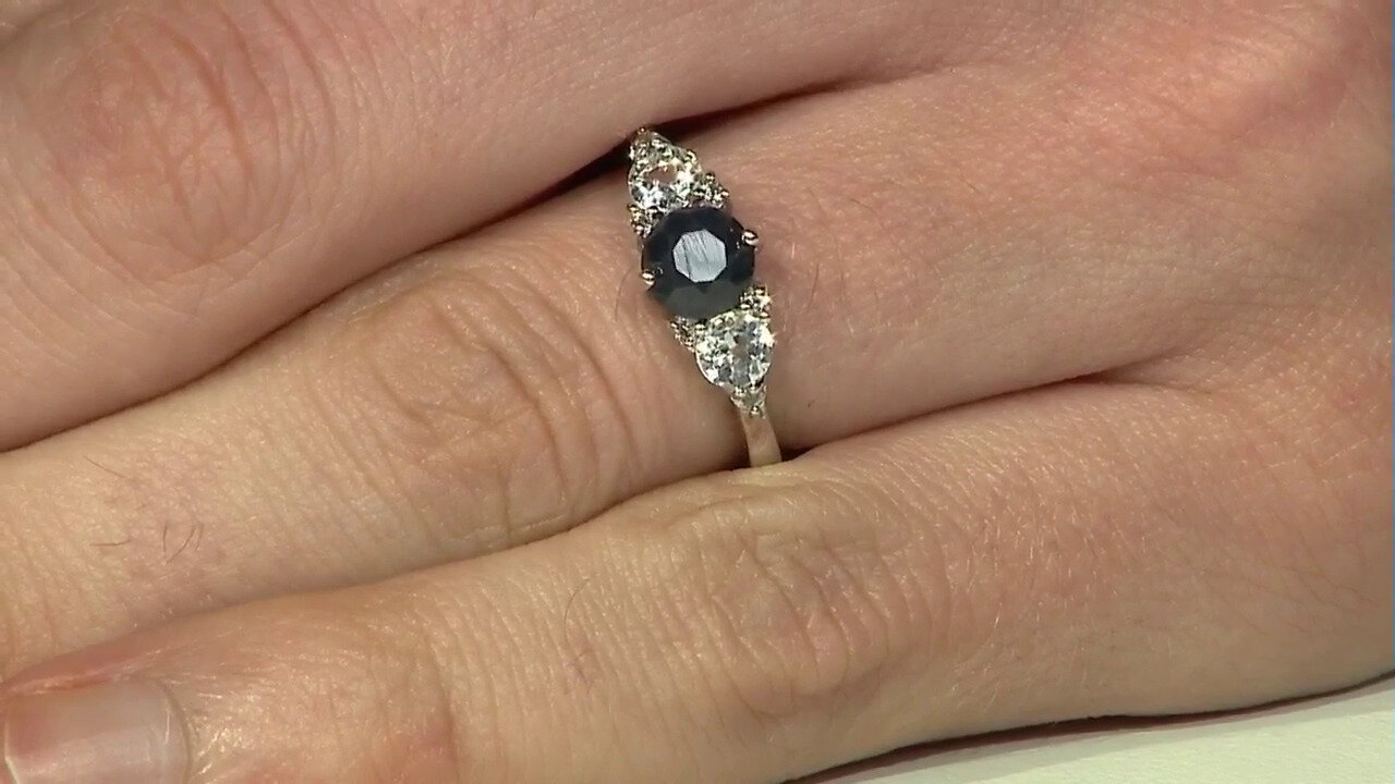 Video Zilveren ring met een zwarte saffier