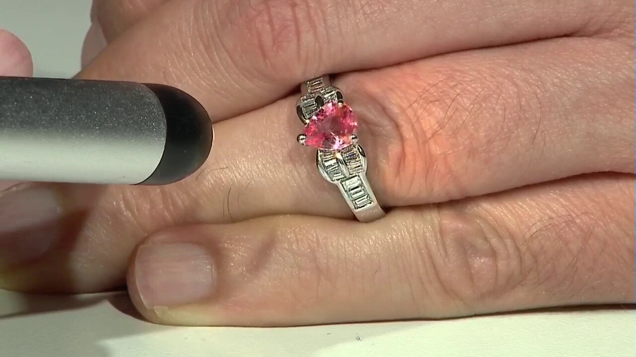 Video Platina ring met een roze saffier (CIRARI)
