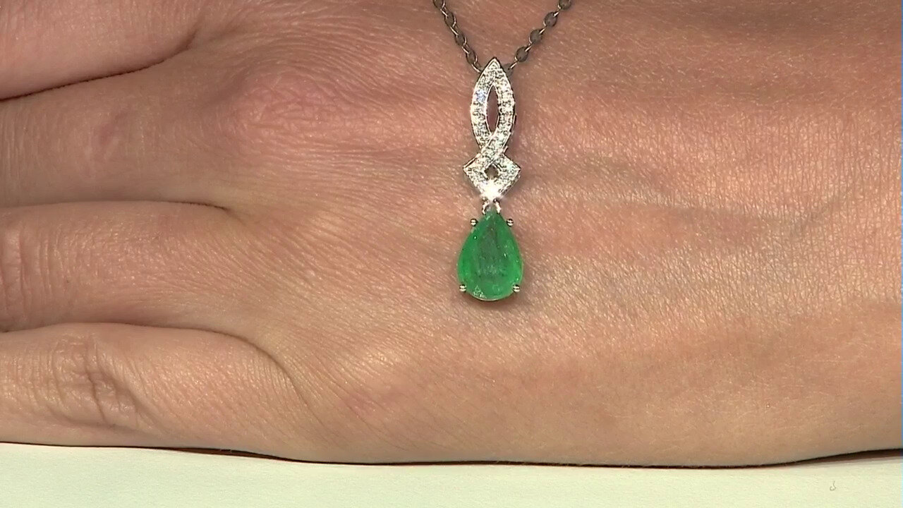 Video 14K Russian Emerald Gold Pendant (AMAYANI)