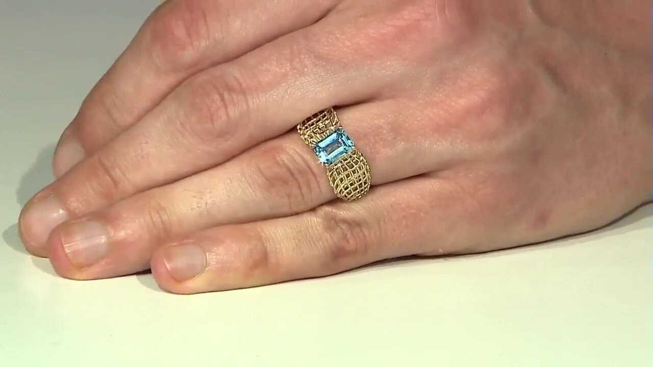 Video 9K Swiss Blue Topaz Gold Ring (Ornaments by de Melo)