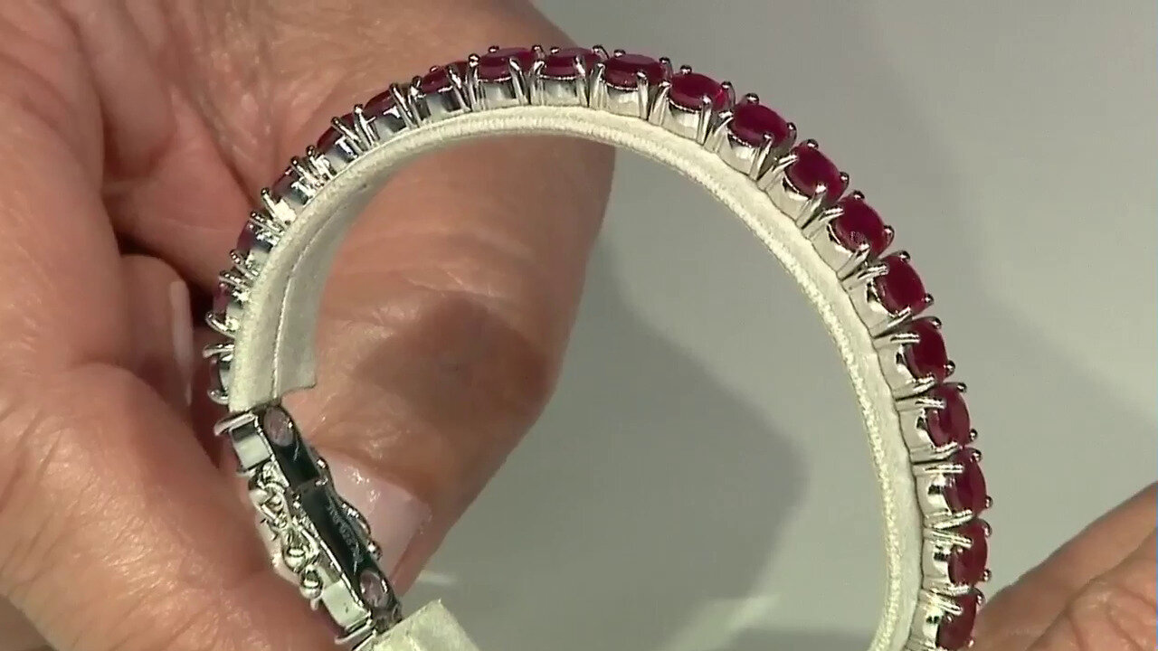 Video Madagascar Ruby Silver Bracelet