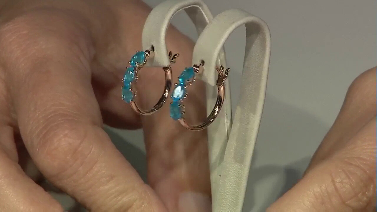 Video Zilveren oorbellen met neon blauwe apatieten