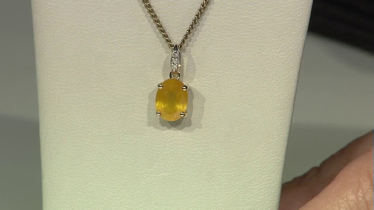 Video 9K Madagascar Yellow Sapphire Gold Pendant