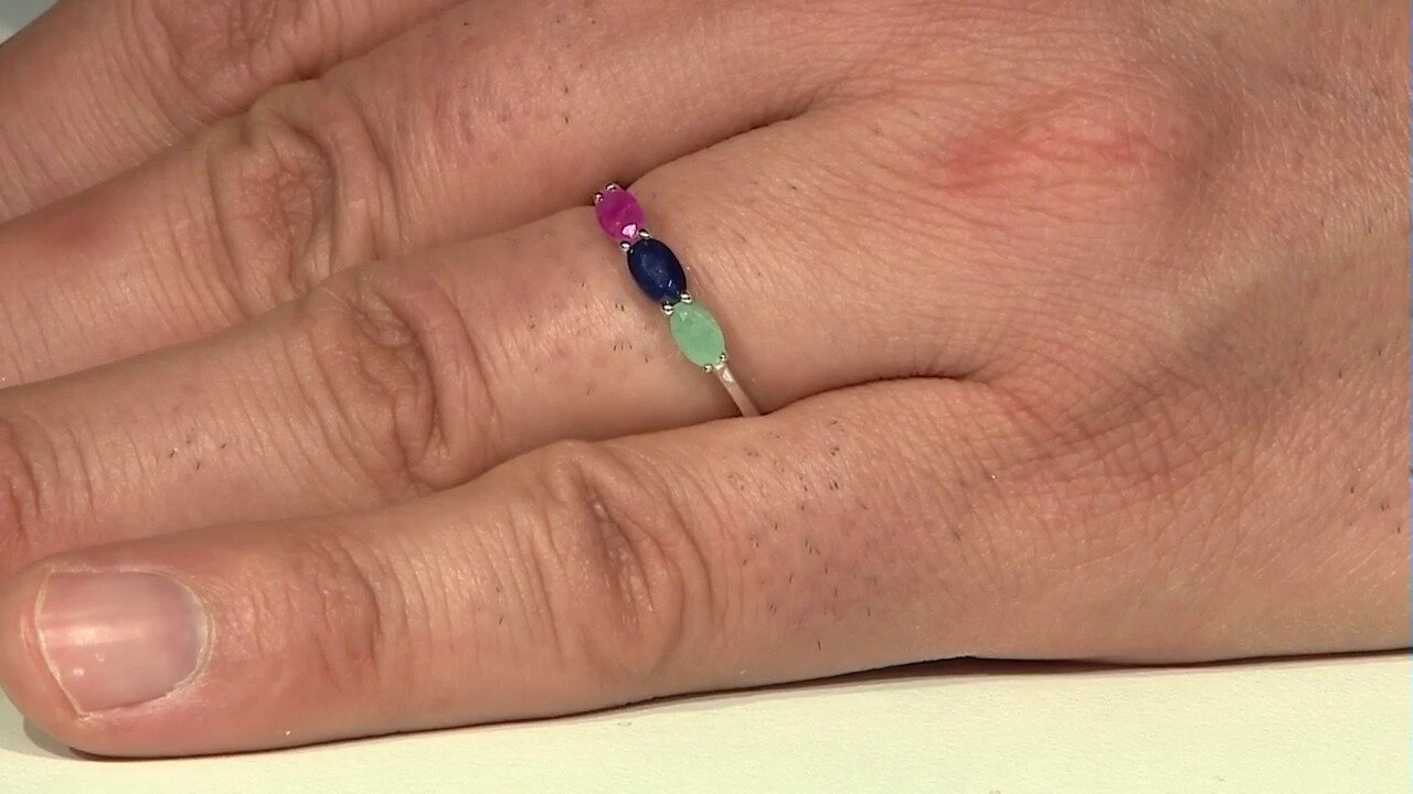 Video Zilveren ring met een Braziliaanse smaragd