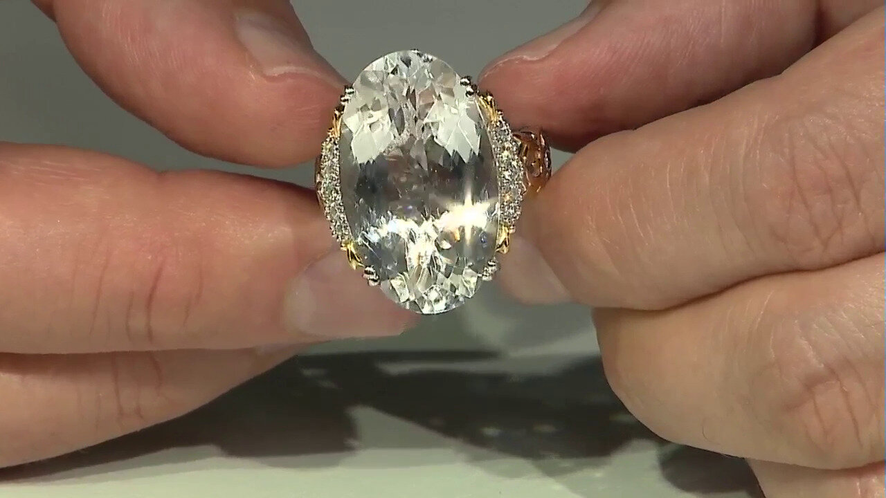Video Zilveren ring met een witte kwarts (Gems en Vogue)
