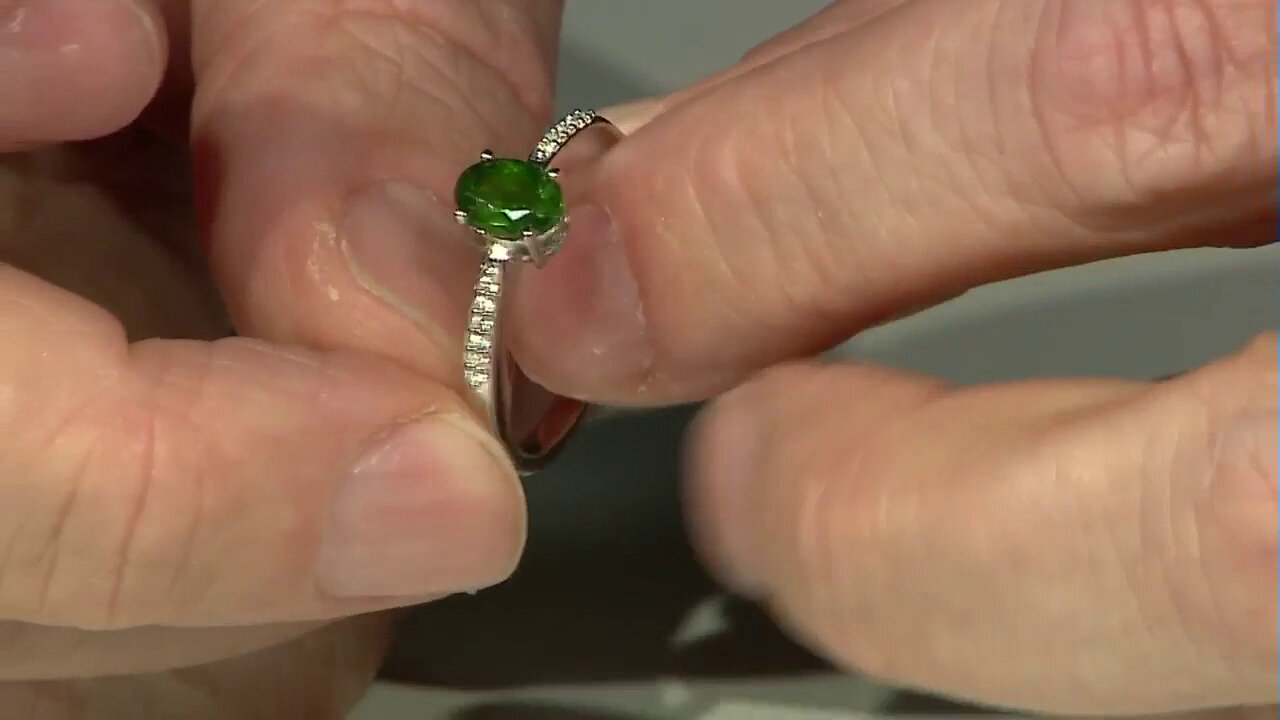 Video Zilveren ring met een Russische diopsied